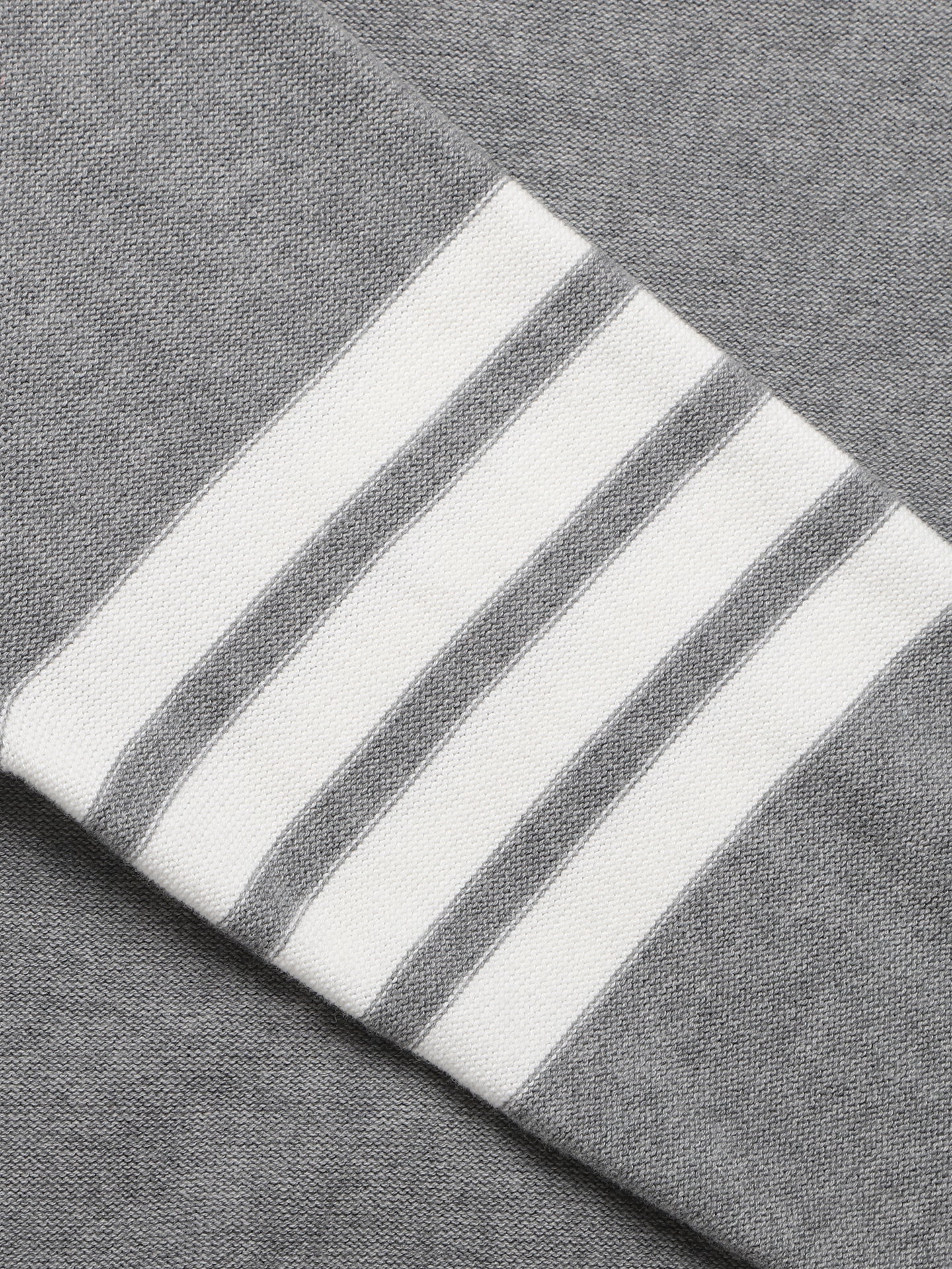 MR.TOM 2025 Knitted cardigan