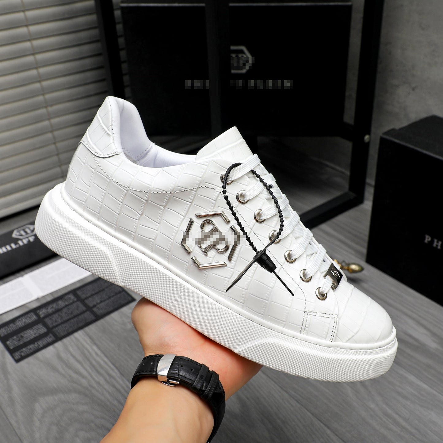 PP Snake print sneakers