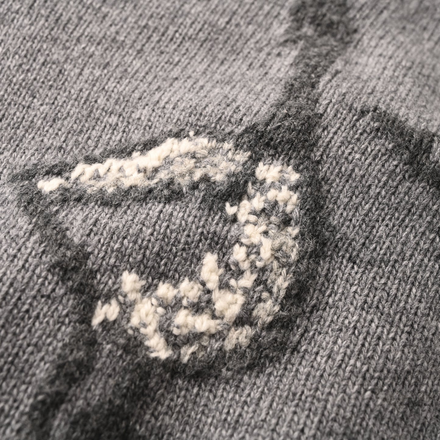 MR.TOM 2025SS Cardcute Sweater