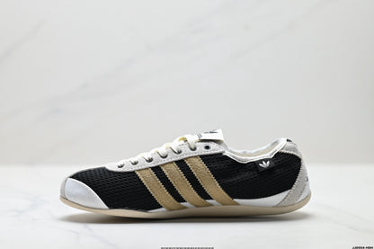 Adidas Classic Casual Sneakers – Lightweight & Non-Slip