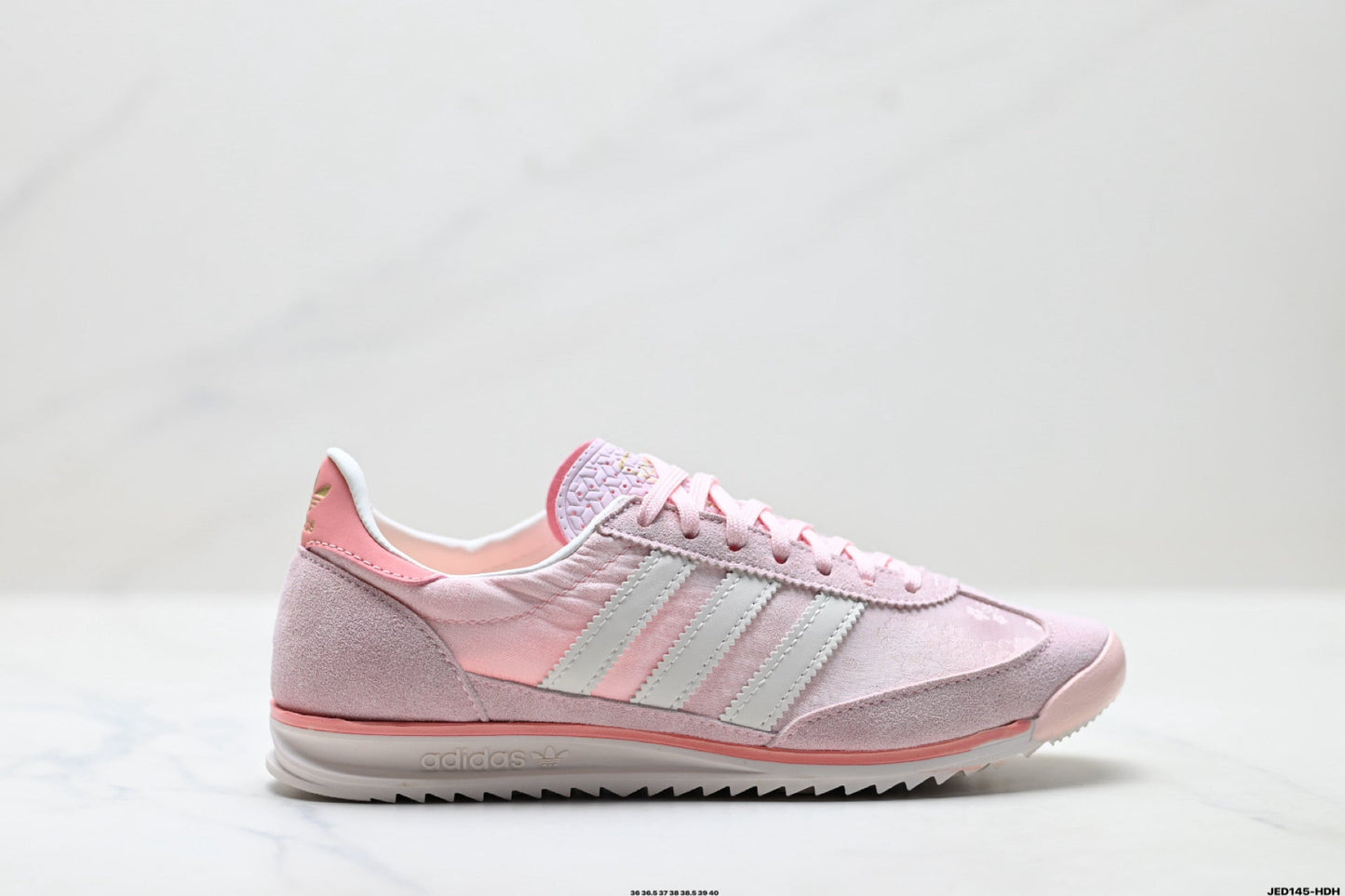 Adidas Originals Retro Casual Sneakers – Classic & Versatile