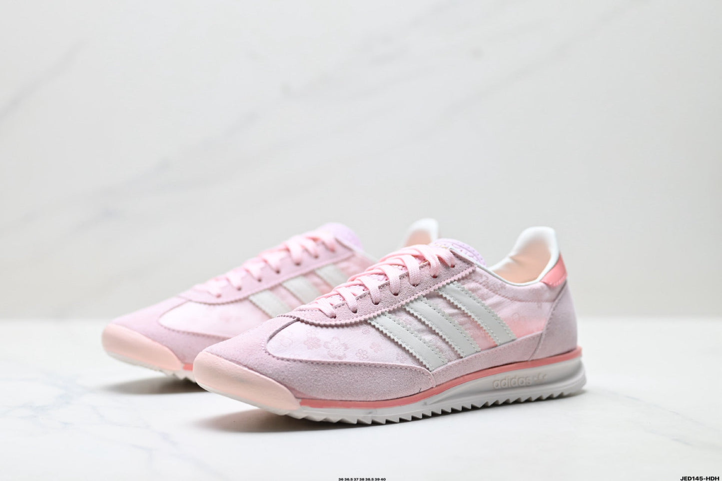Adidas Originals Retro Casual Sneakers – Classic & Versatile