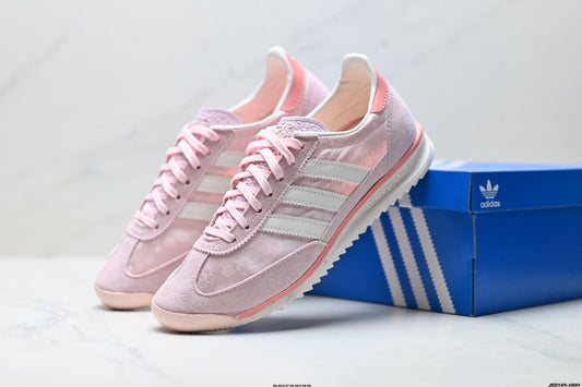 Adidas Originals Retro Casual Sneakers – Classic & Versatile