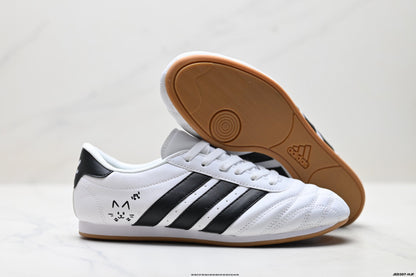 Classic Court Leather Sneakers