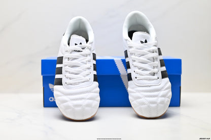 Classic Court Leather Sneakers