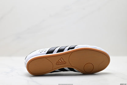 Classic Court Leather Sneakers