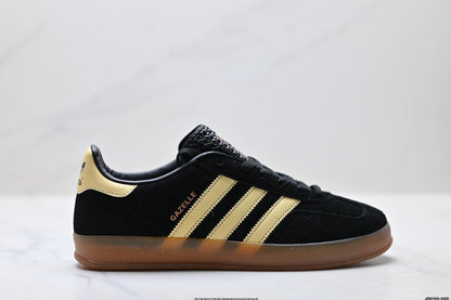 Adidas Classic Low Top Sneakers |