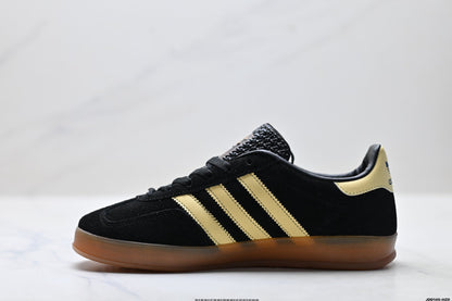 Adidas Classic Low Top Sneakers |