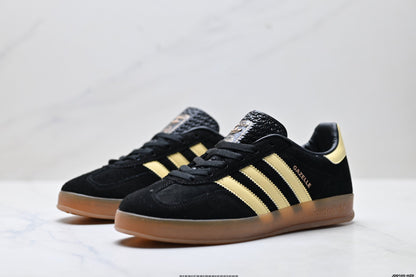 Adidas Classic Low Top Sneakers |