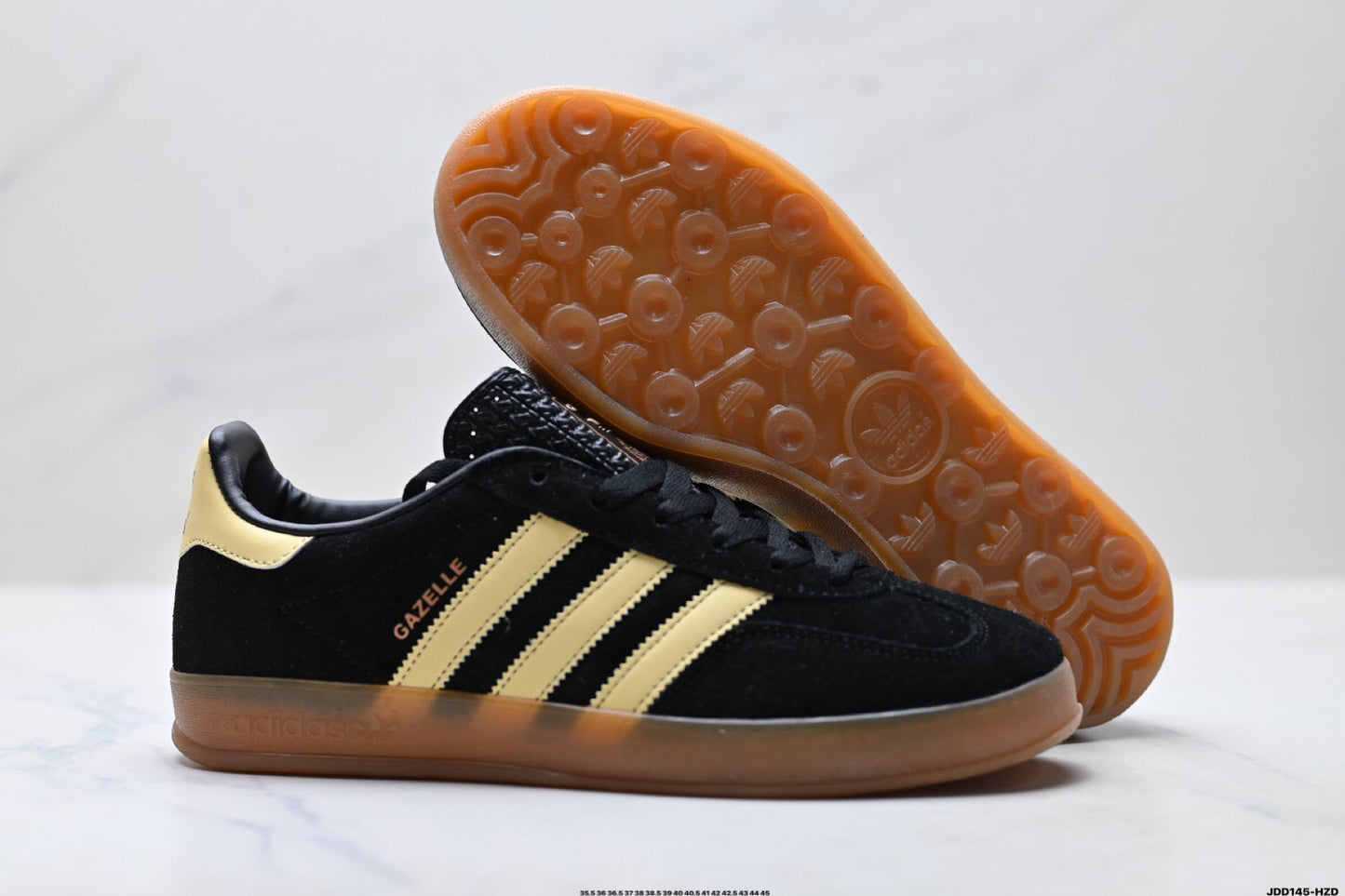 Adidas Classic Low Top Sneakers |