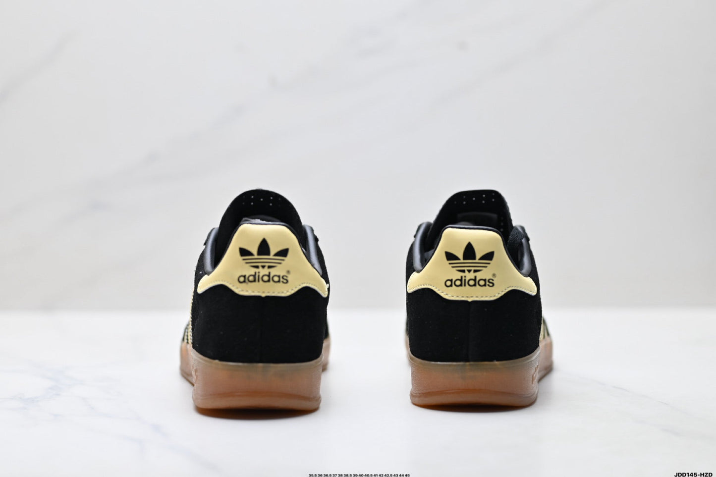 Adidas Classic Low Top Sneakers |