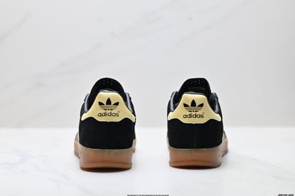 Adidas Classic Low Top Sneakers |