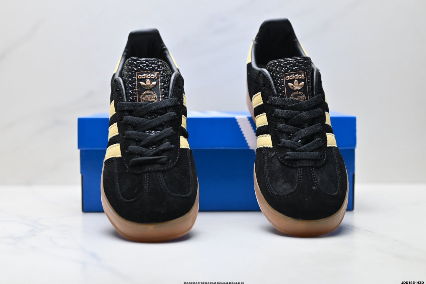 Adidas Classic Low Top Sneakers |
