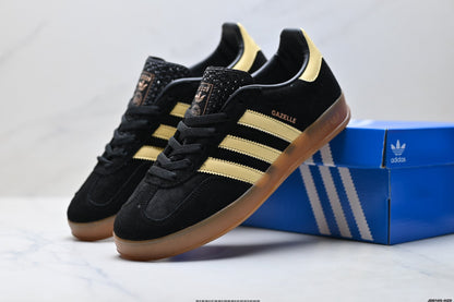 Adidas Classic Low Top Sneakers |