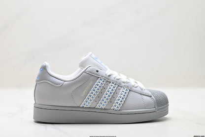Adidas Superstar Sneakers