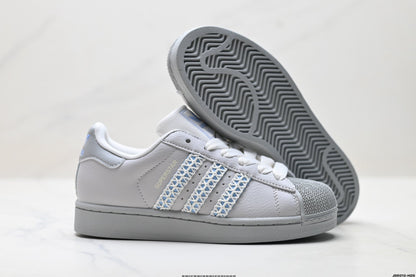 Adidas Superstar Sneakers