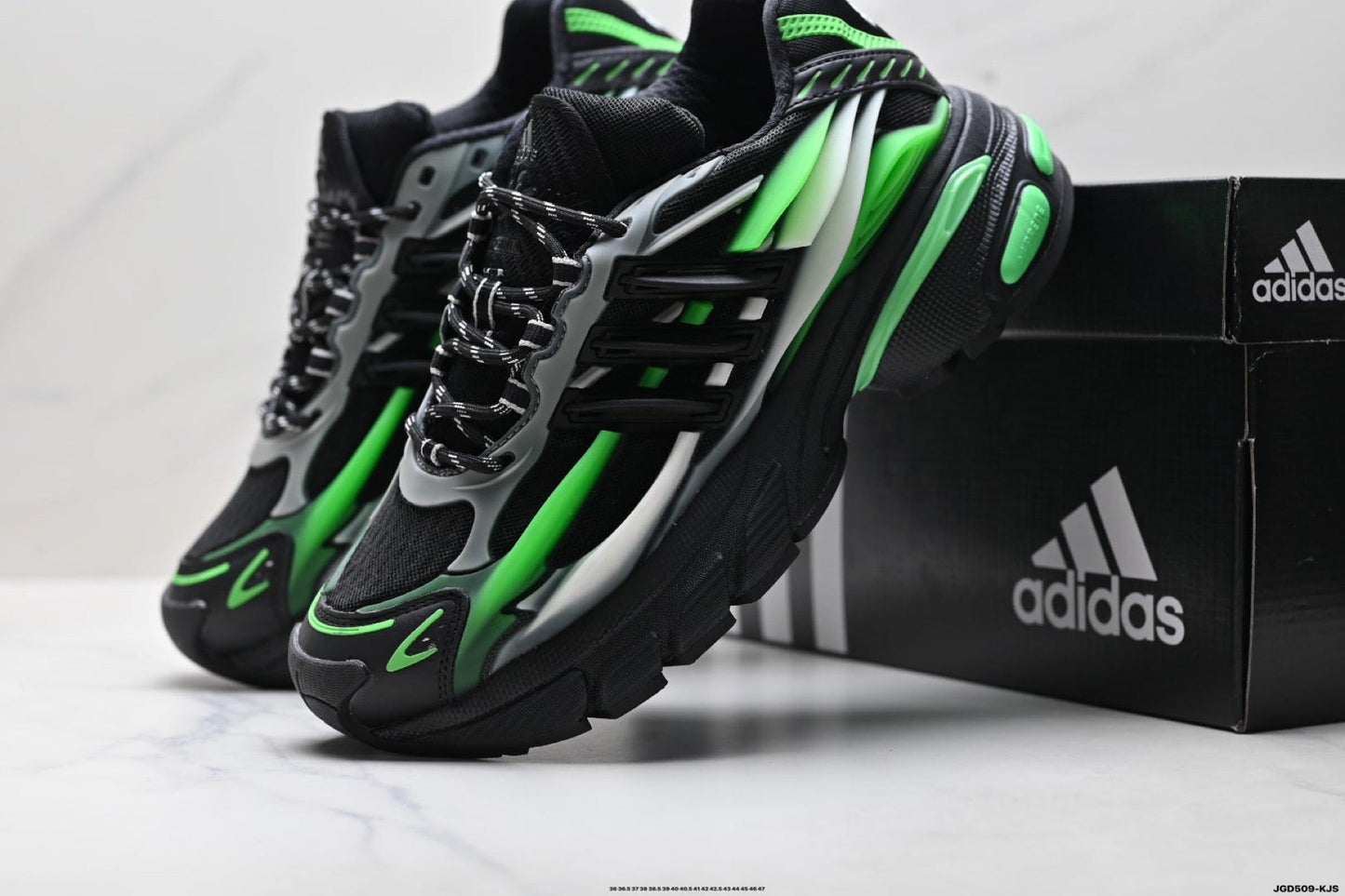 Adidas K81801750 Unisex Dad Sneakers - Black/Green