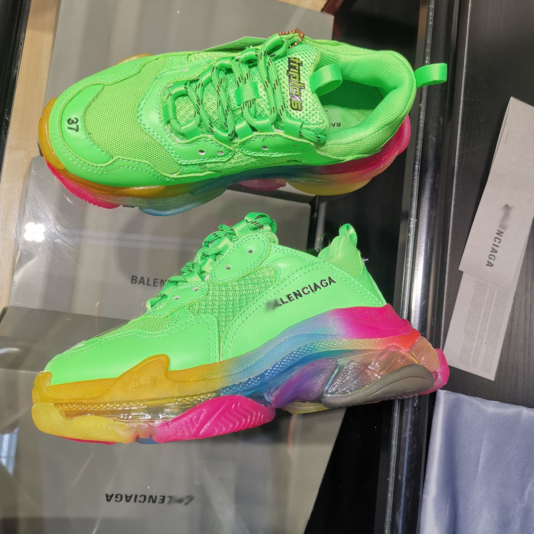 Collaboration Couple's Style Shoe