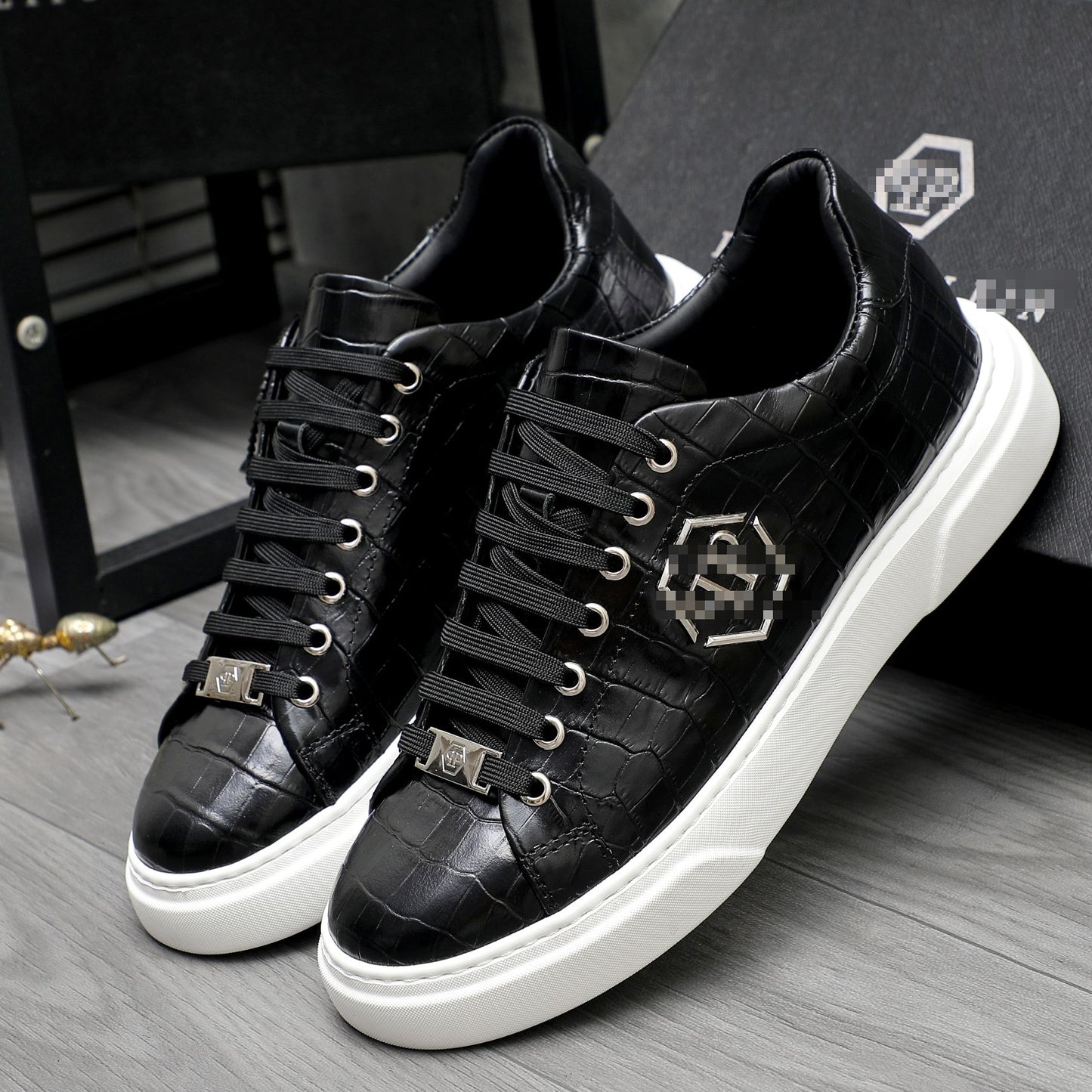PP Snake print sneakers