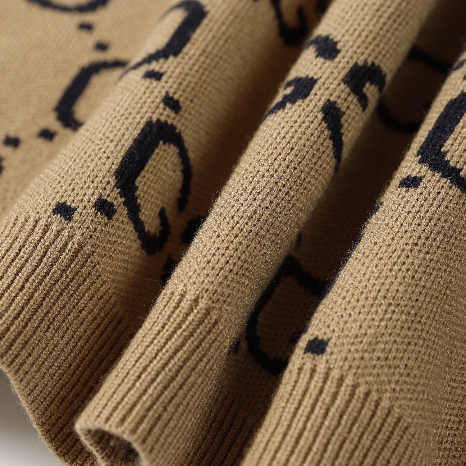 Gucci Gucc Sweater - Image 5