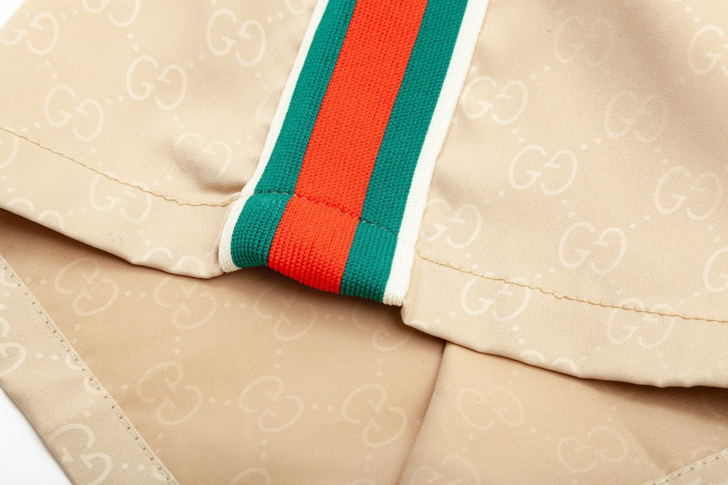 Gucci Signature 0D47 Shorts - Image 33