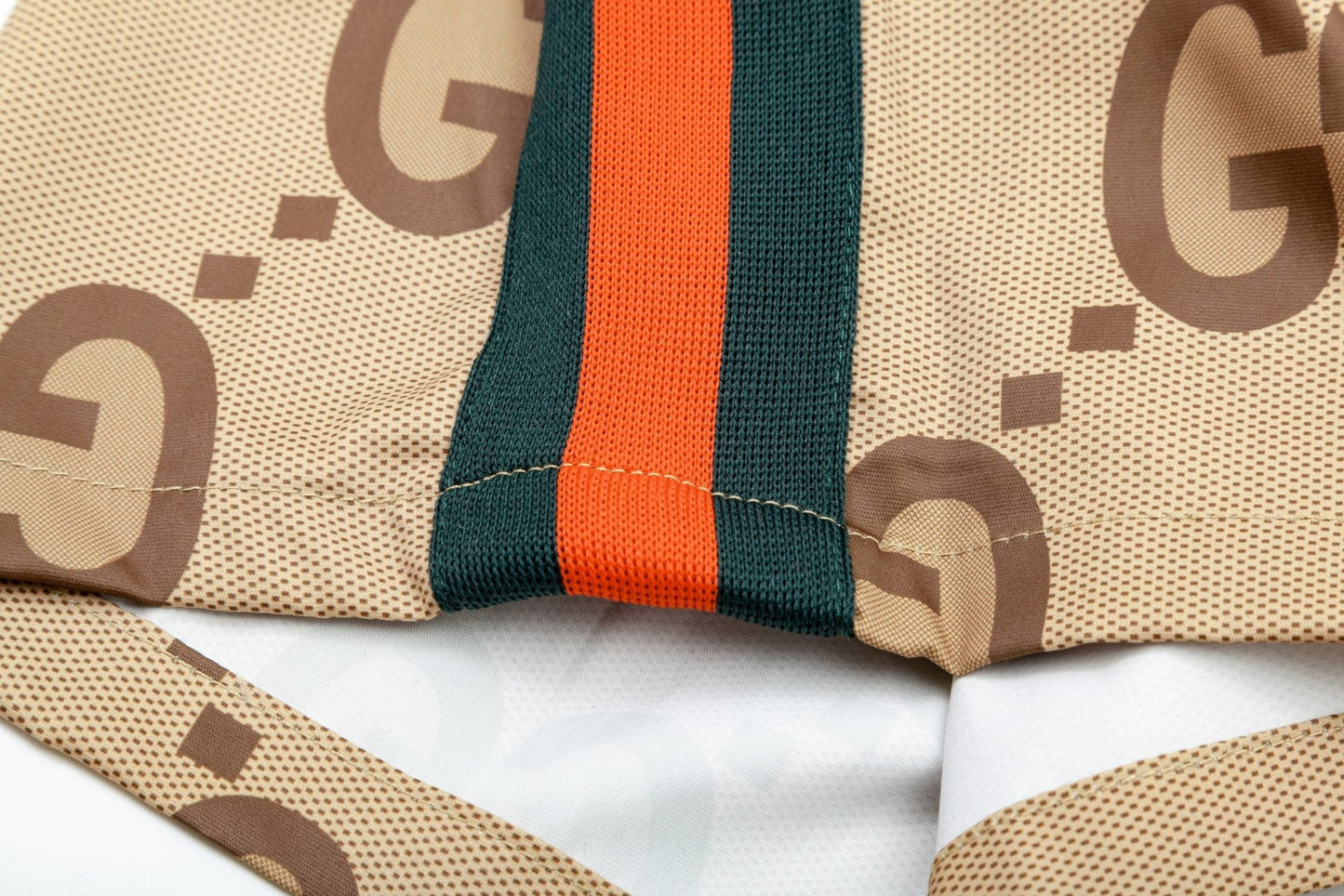 Gucci Signature 0D47 Shorts - Image 8