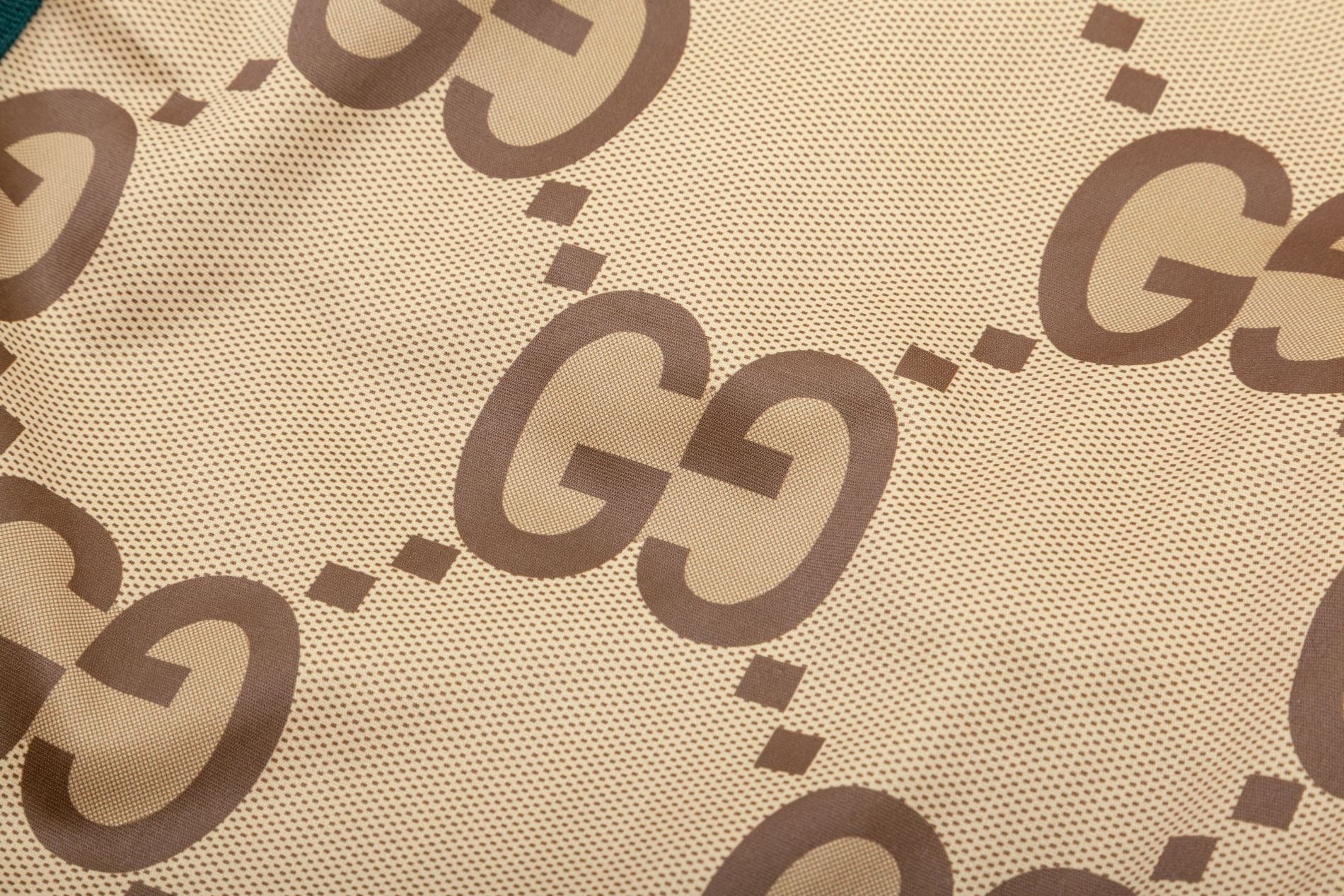 Gucci Signature 0D47 Shorts - Image 9