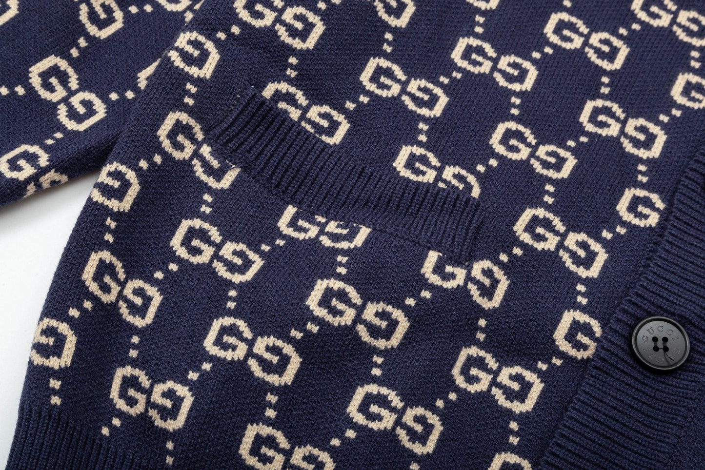 Gucci Signature 9199 Sweater - Image 13