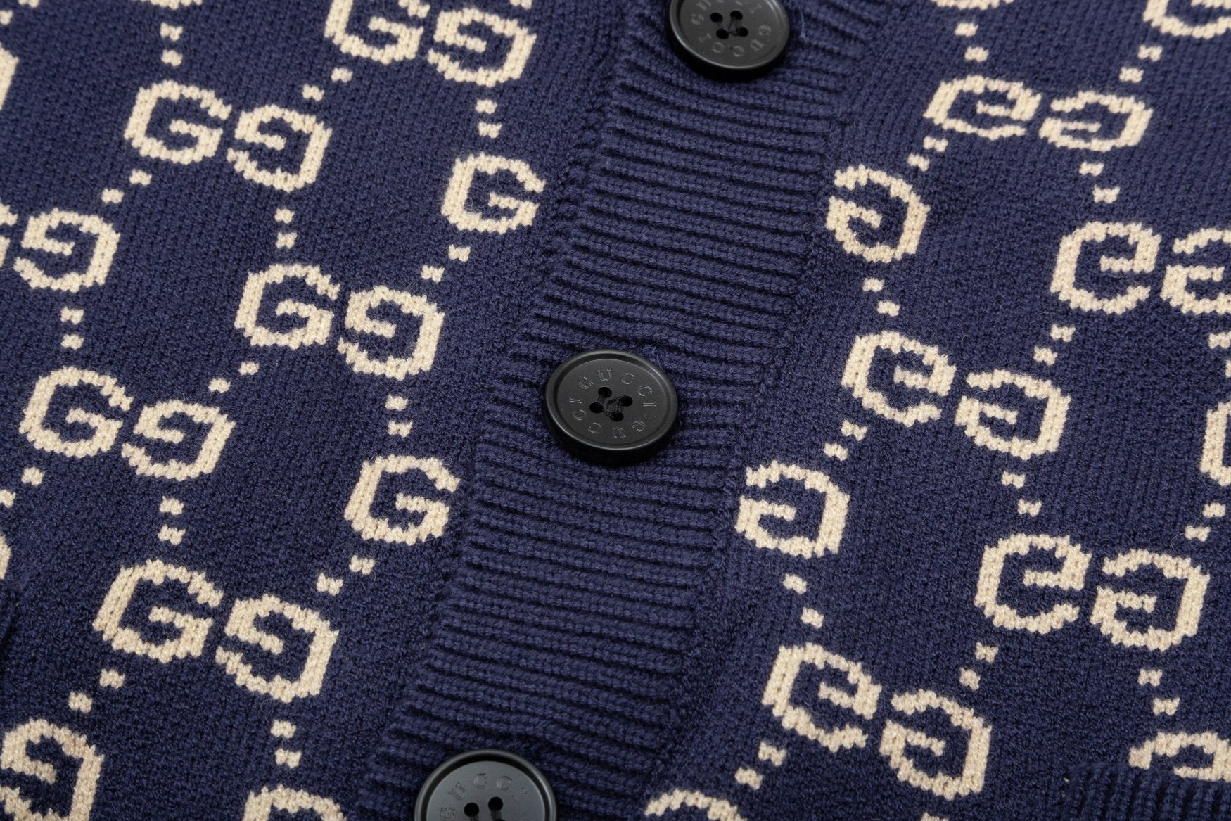 Gucci Signature 9199 Sweater - Image 15