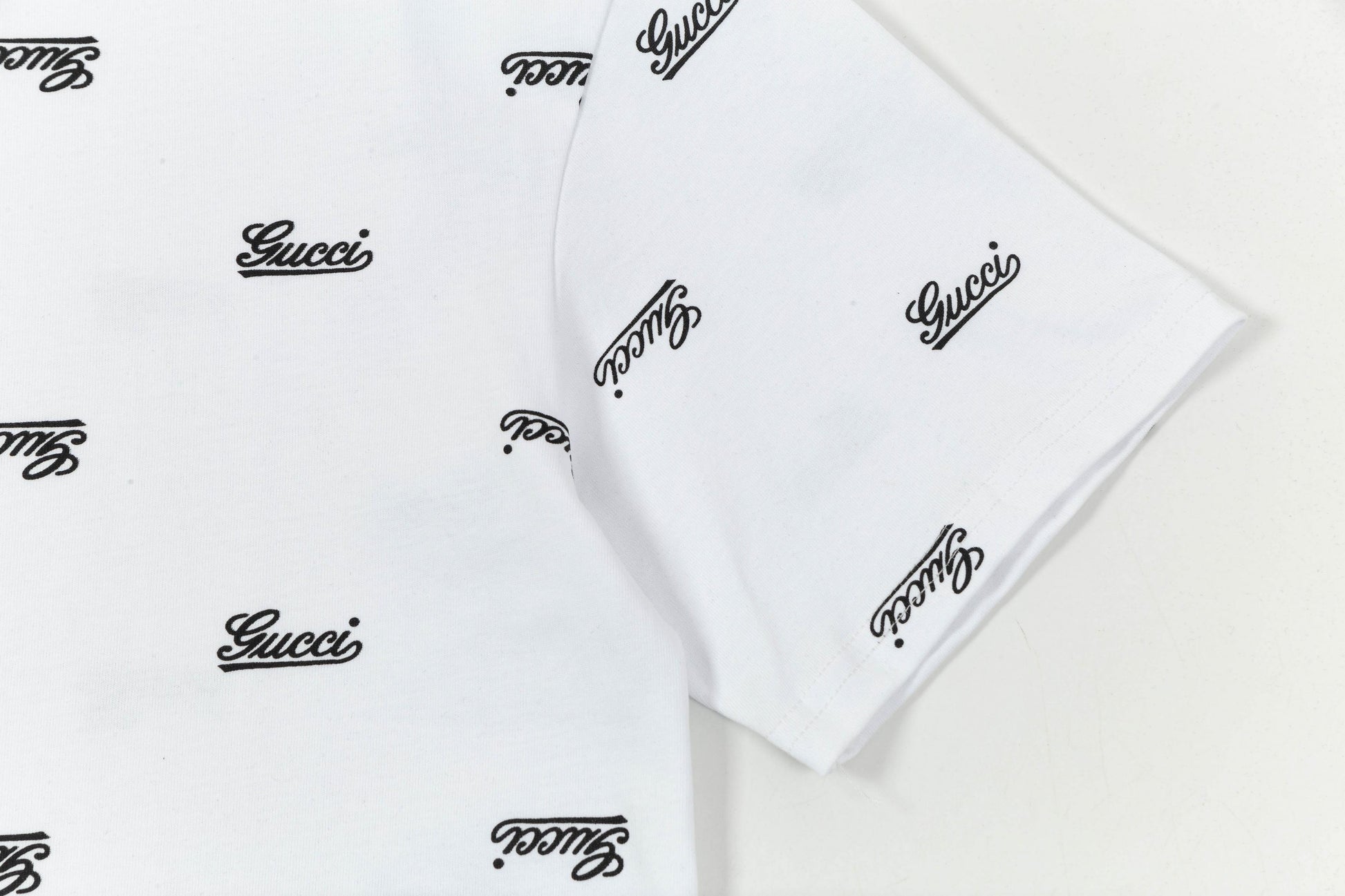 Gucci Signature 9D21 T-Shirt - Image 14