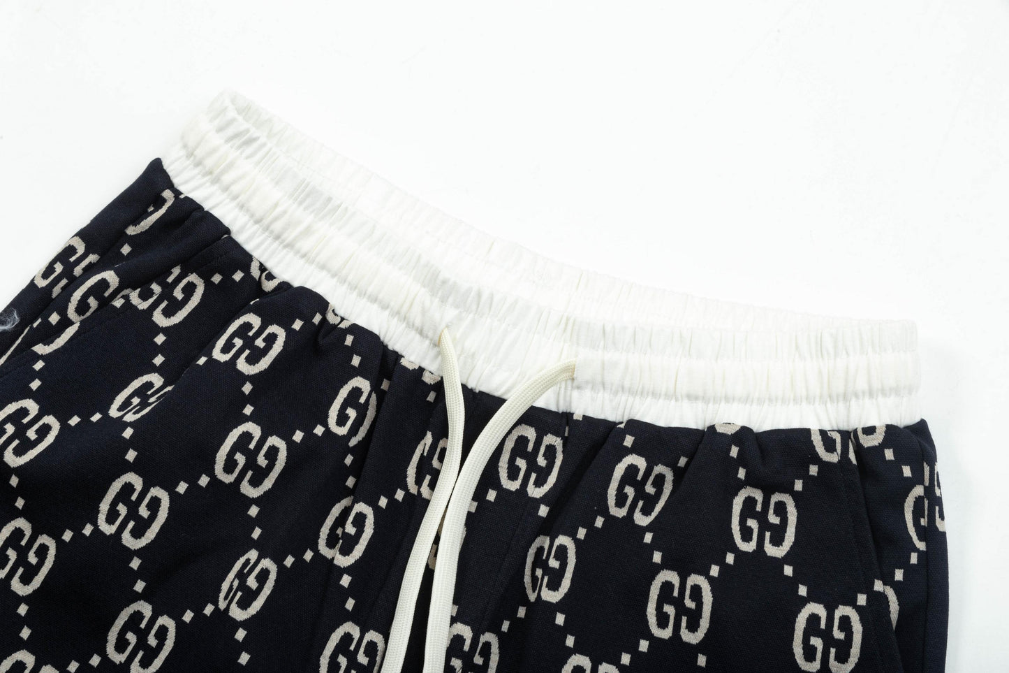 Gucci Signature 7F1D Shorts - Image 97