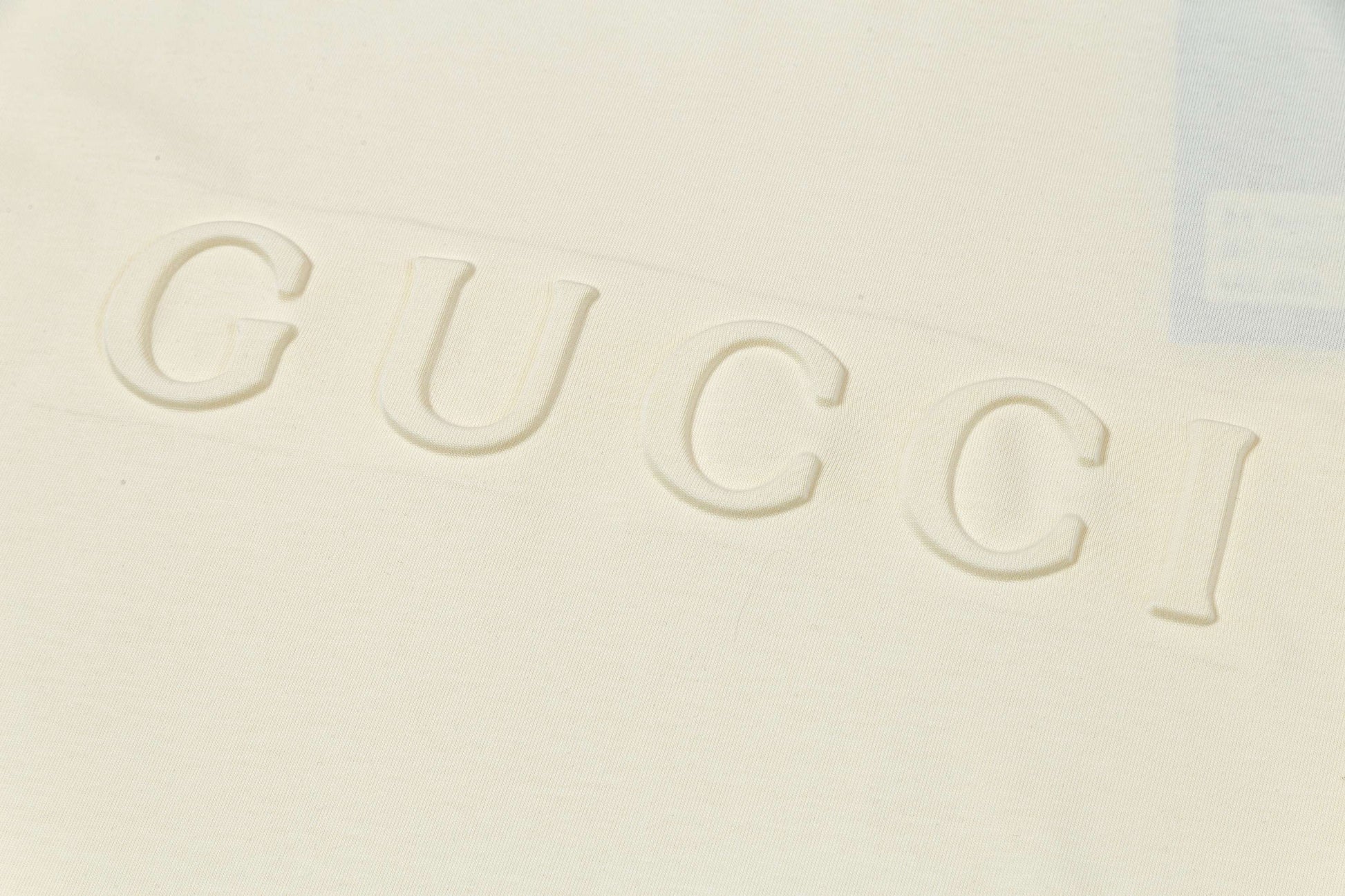 Gucci Logo T-Shirt - Image 5