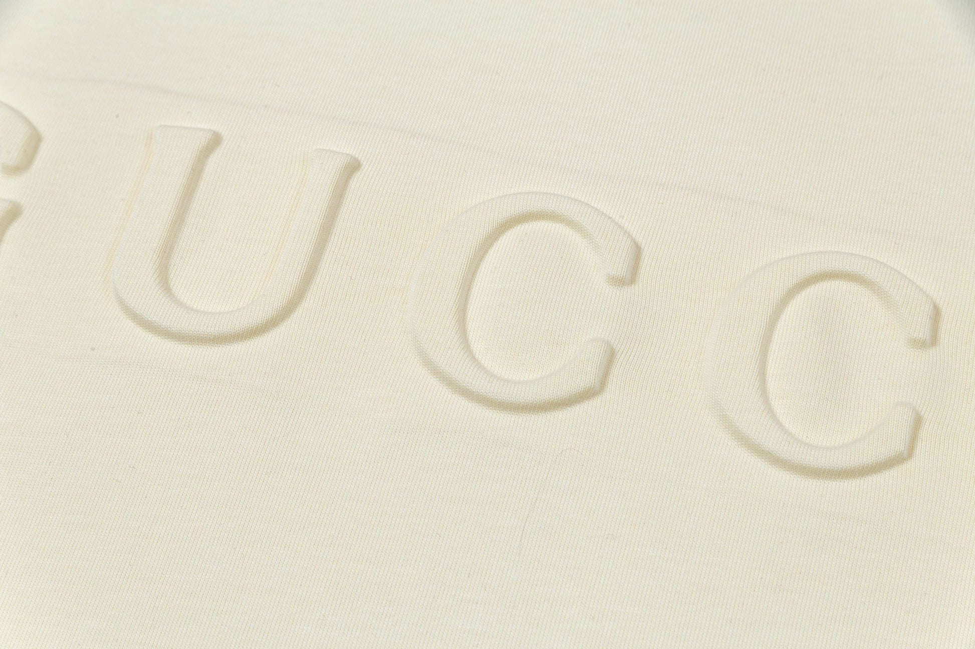 Gucci Logo T-Shirt - Image 7