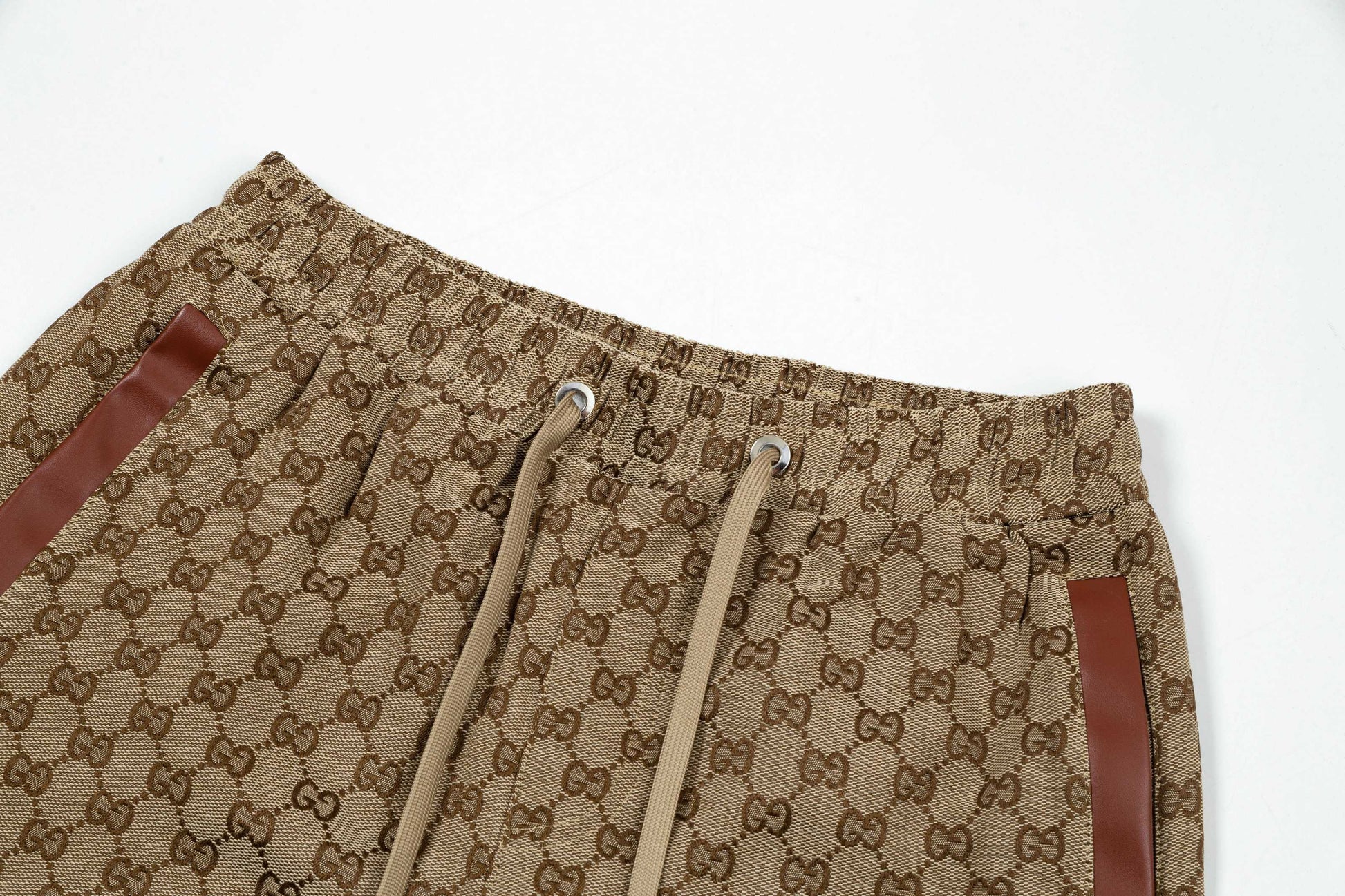Gucci Signature 7F1D Shorts - Image 79
