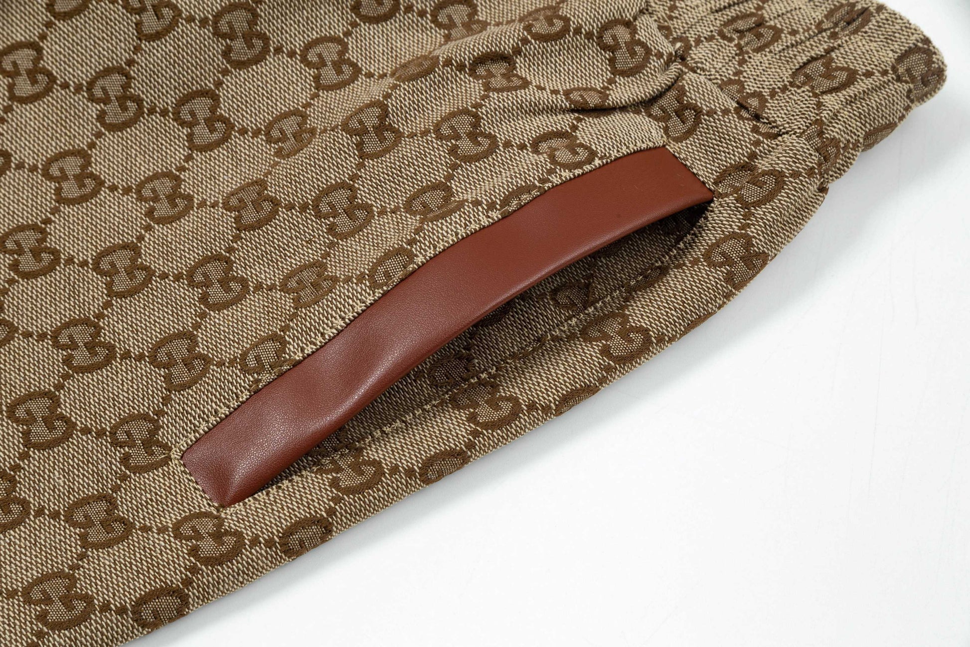 Gucci Signature 7F1D Shorts - Image 82
