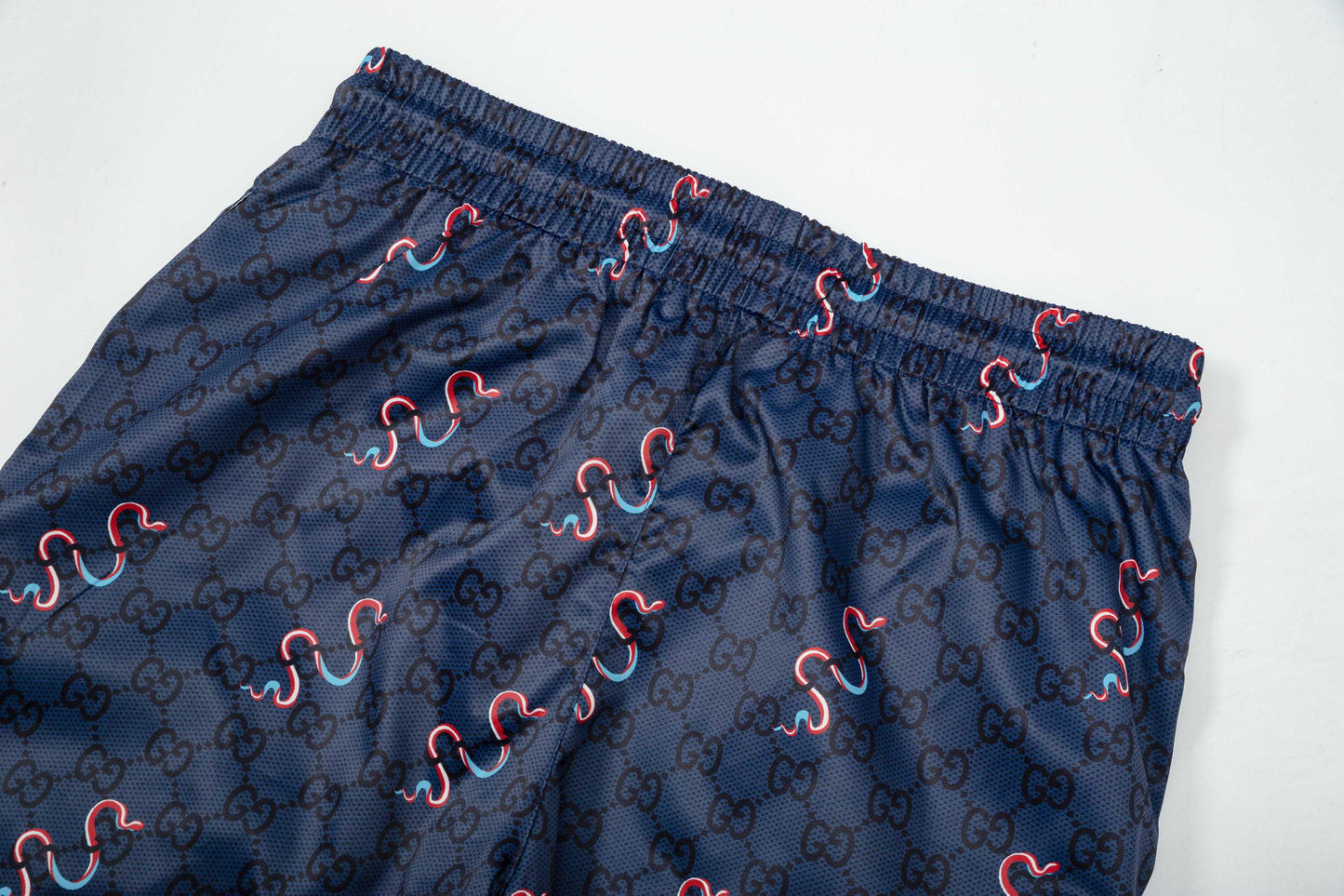Gucci Signature 9B86 Shorts - Image 4