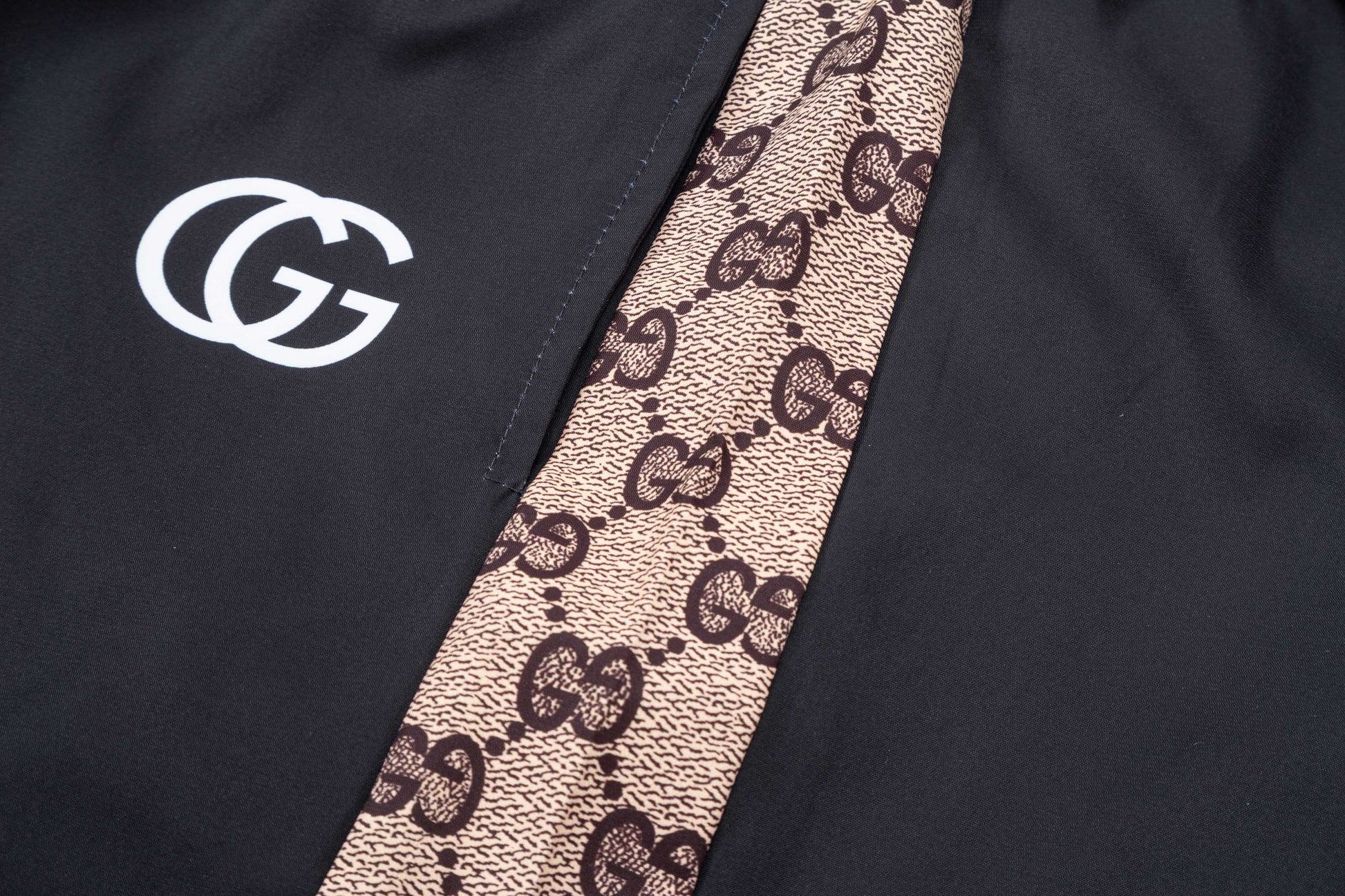 Gucci Signature 5F93 Shorts - Image 5