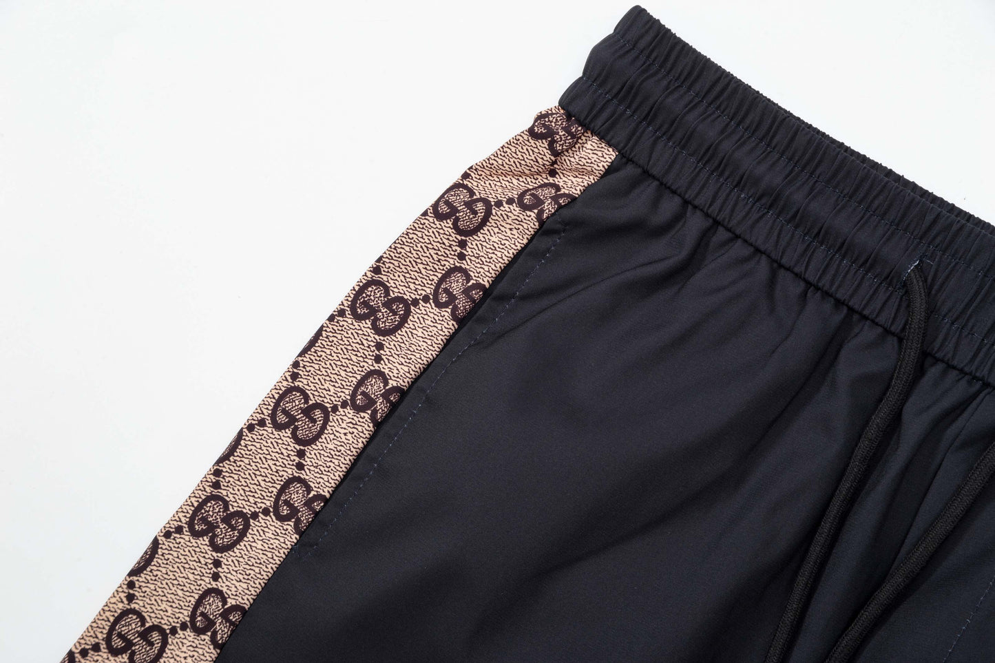 Gucci Signature 5F93 Shorts - Image 8