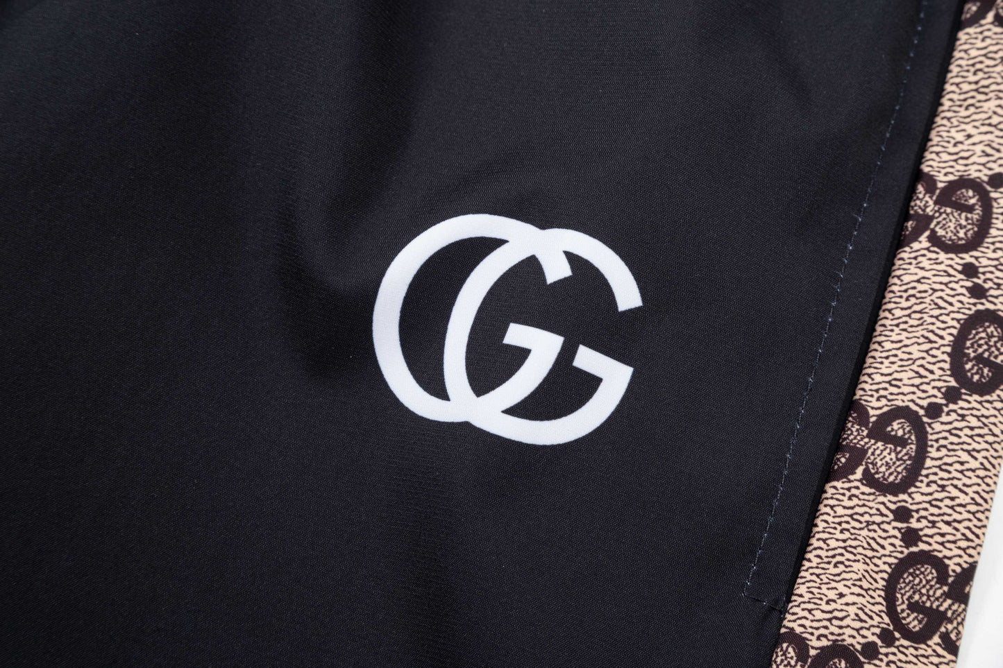 Gucci Signature 5F93 Shorts - Image 7