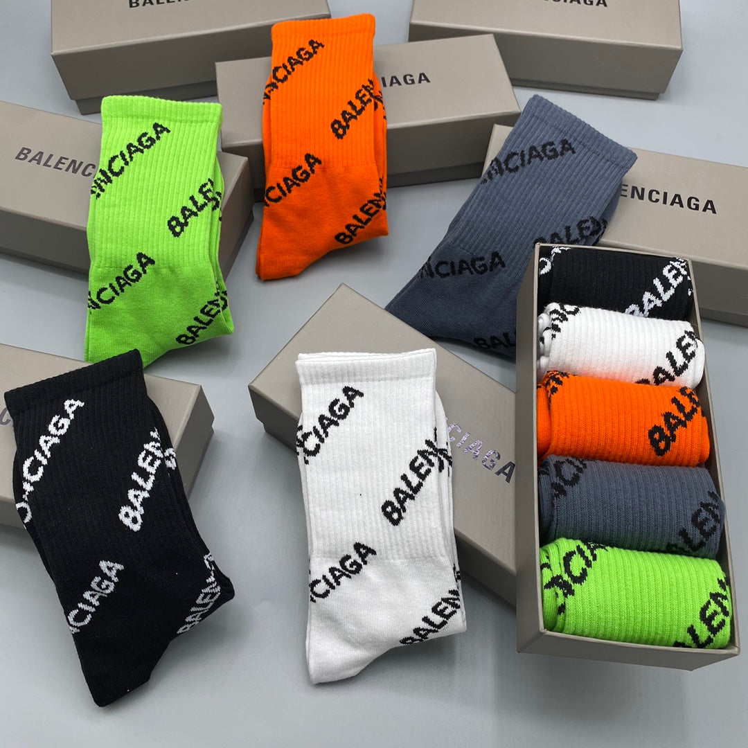 Balenciaga Men’s Essentials 5-Pack - Image 9