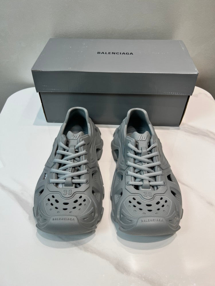 Balenciaga 当天现货！（巴黎新款凉鞋） 资讯：新款BALENCIAGA 巴黎世家-凉鞋是通过一体成型磨具，热压，精密组合等细节，展示了设计师 Demna Slide #01 - Color 01 - Image 5