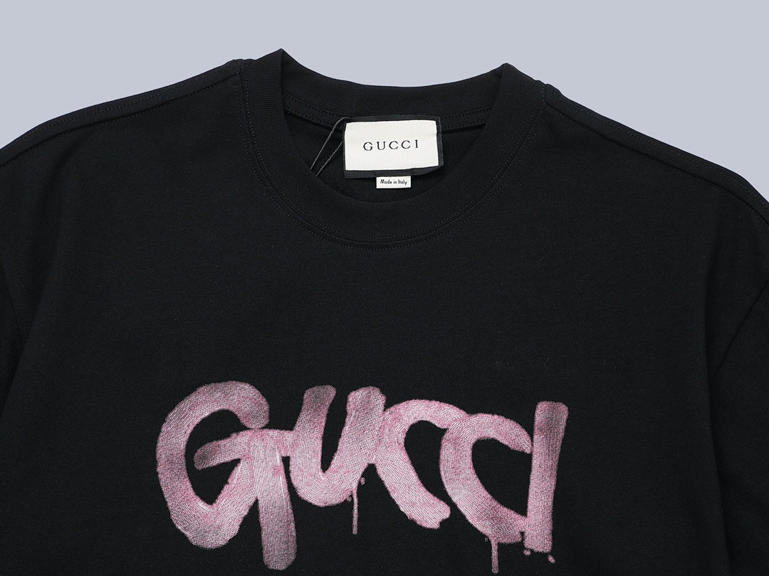 Gucci Contrast Logo T-Shirt - Image 12