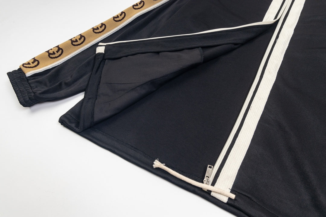Gucci Double G T-Shirt - Image 10