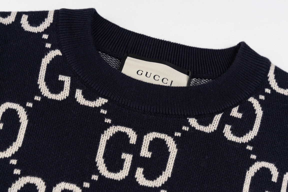 Gucci Signature 42D7 Sweater - Image 4