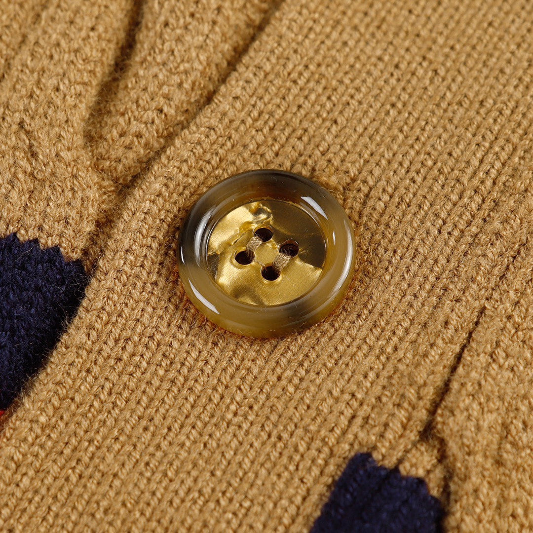 Gucci Signature A0B8 Apparel - Image 11