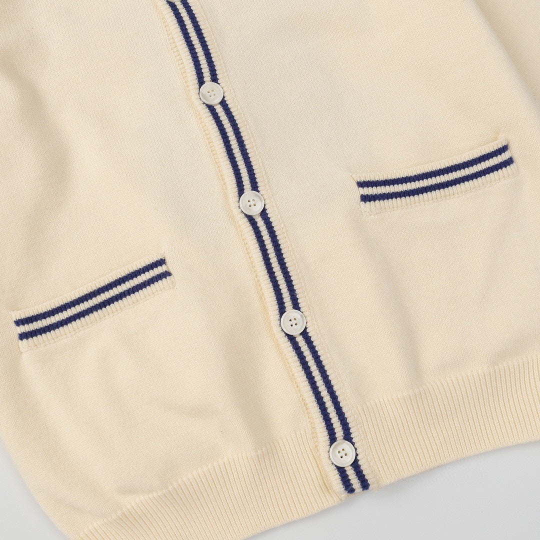 Gucci Signature 3B0A Apparel - Image 7