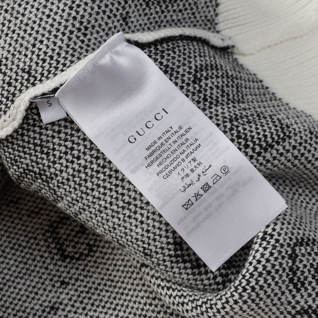Gucci Signature 8D19 Hoodie - Image 72