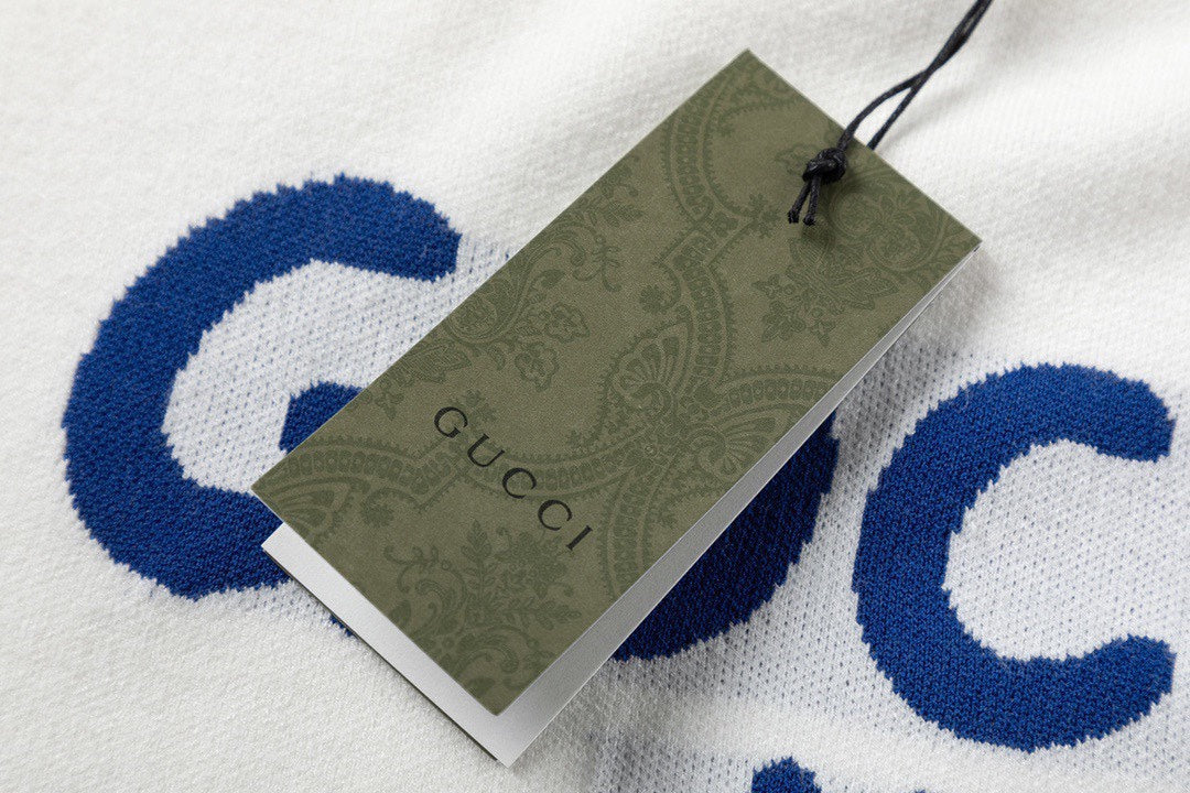 Gucci Graffiti Logo T-Shirt - Image 53