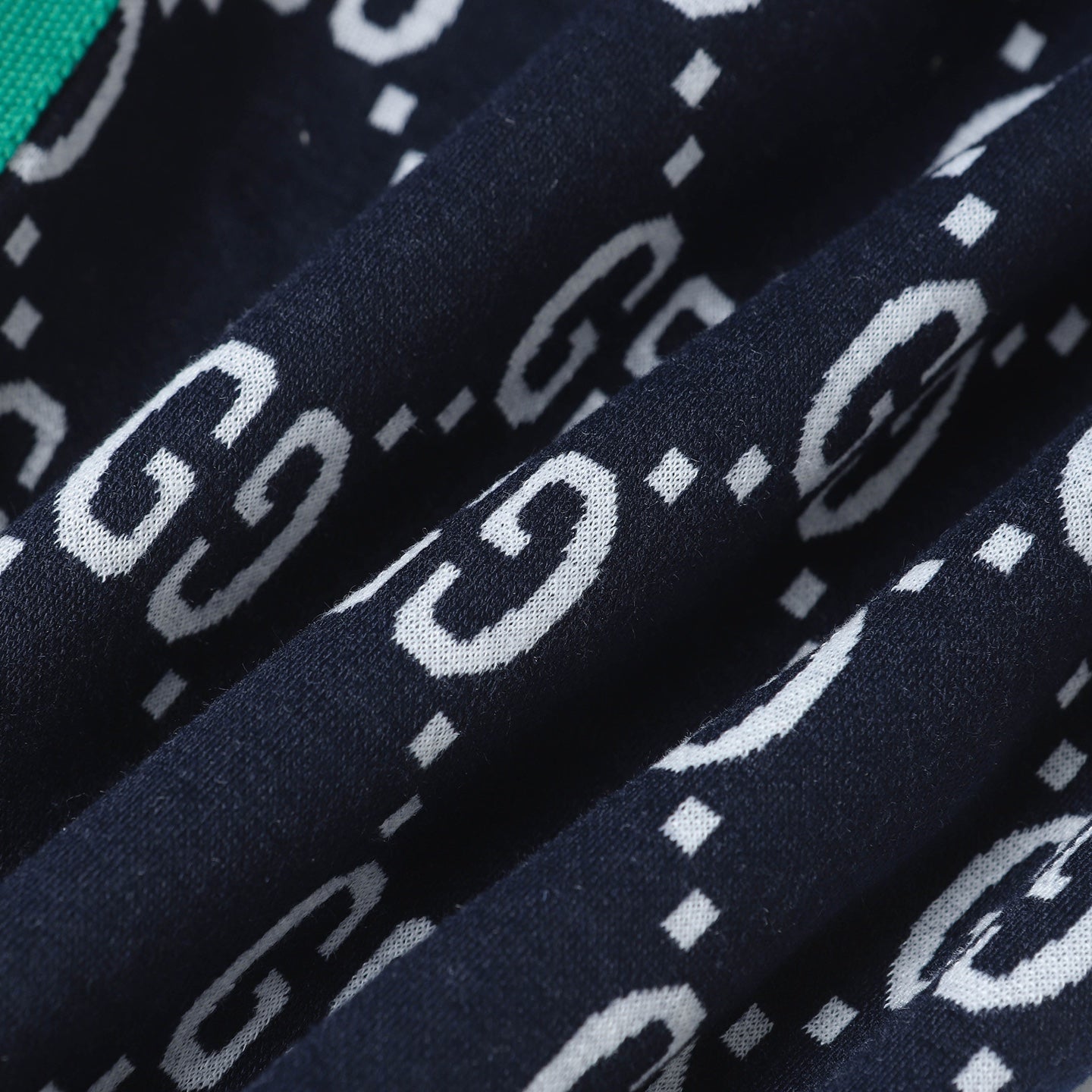 Gucci Signature 6431 Shorts - Image 6