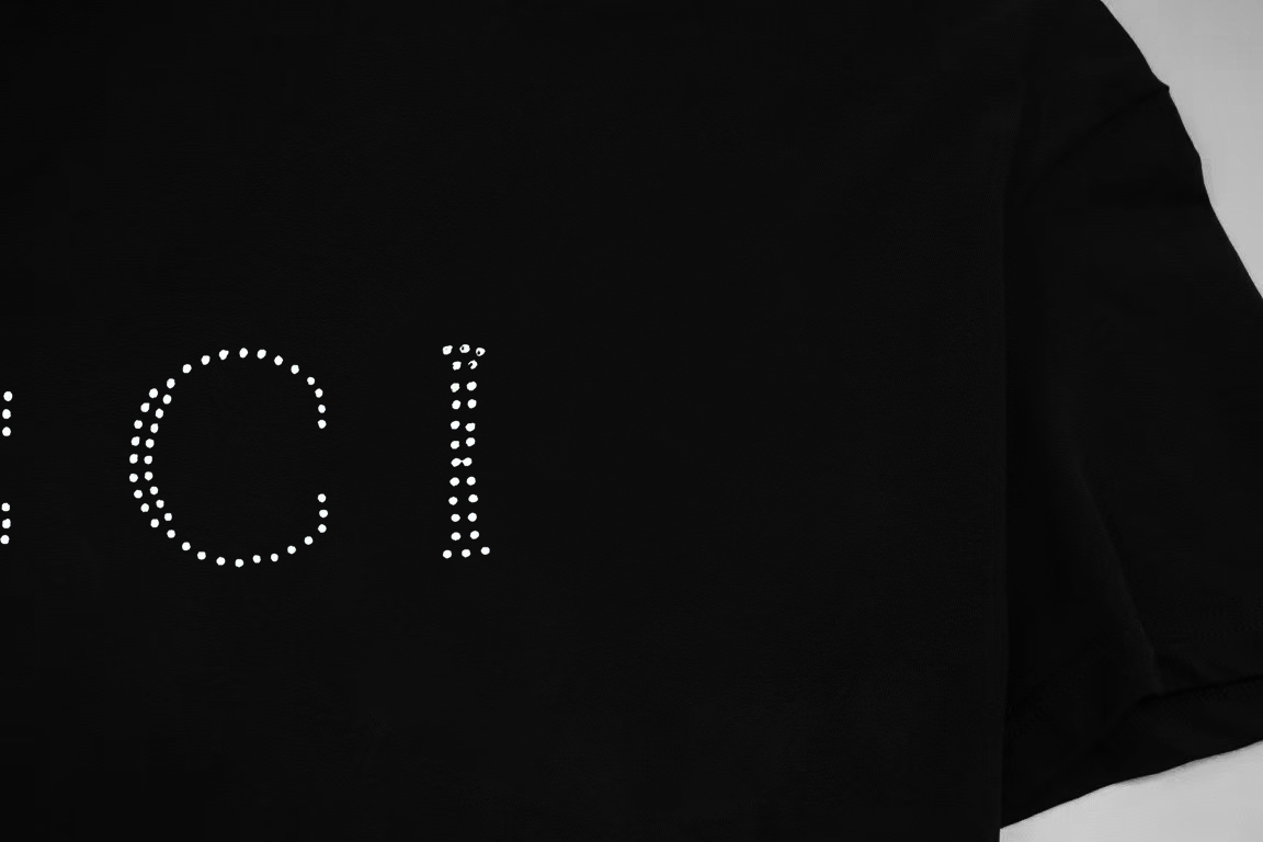 Gucci Logo T-Shirt - Image 4